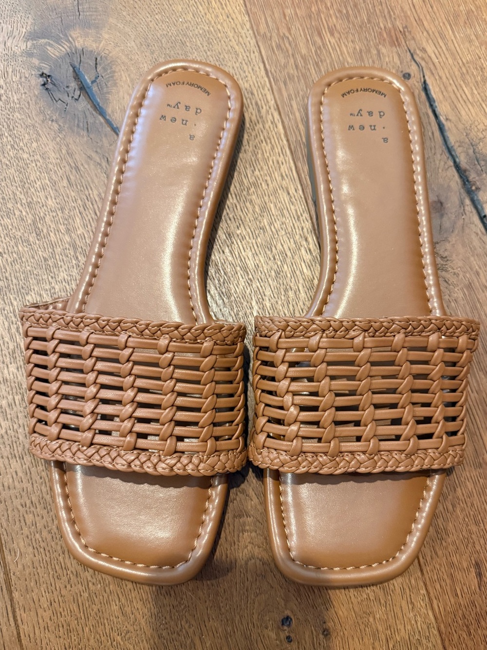 A New Day Size 8.5 Tan Woven Slide Sandals